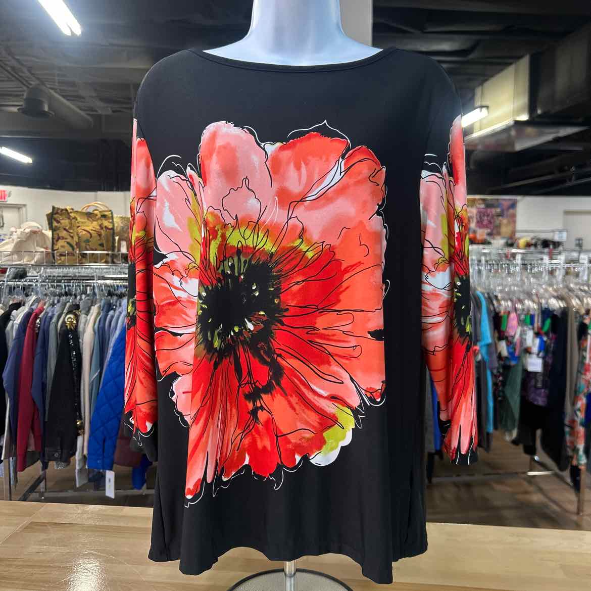 LegEnd Size XL Black Red Preloved Longsleeve