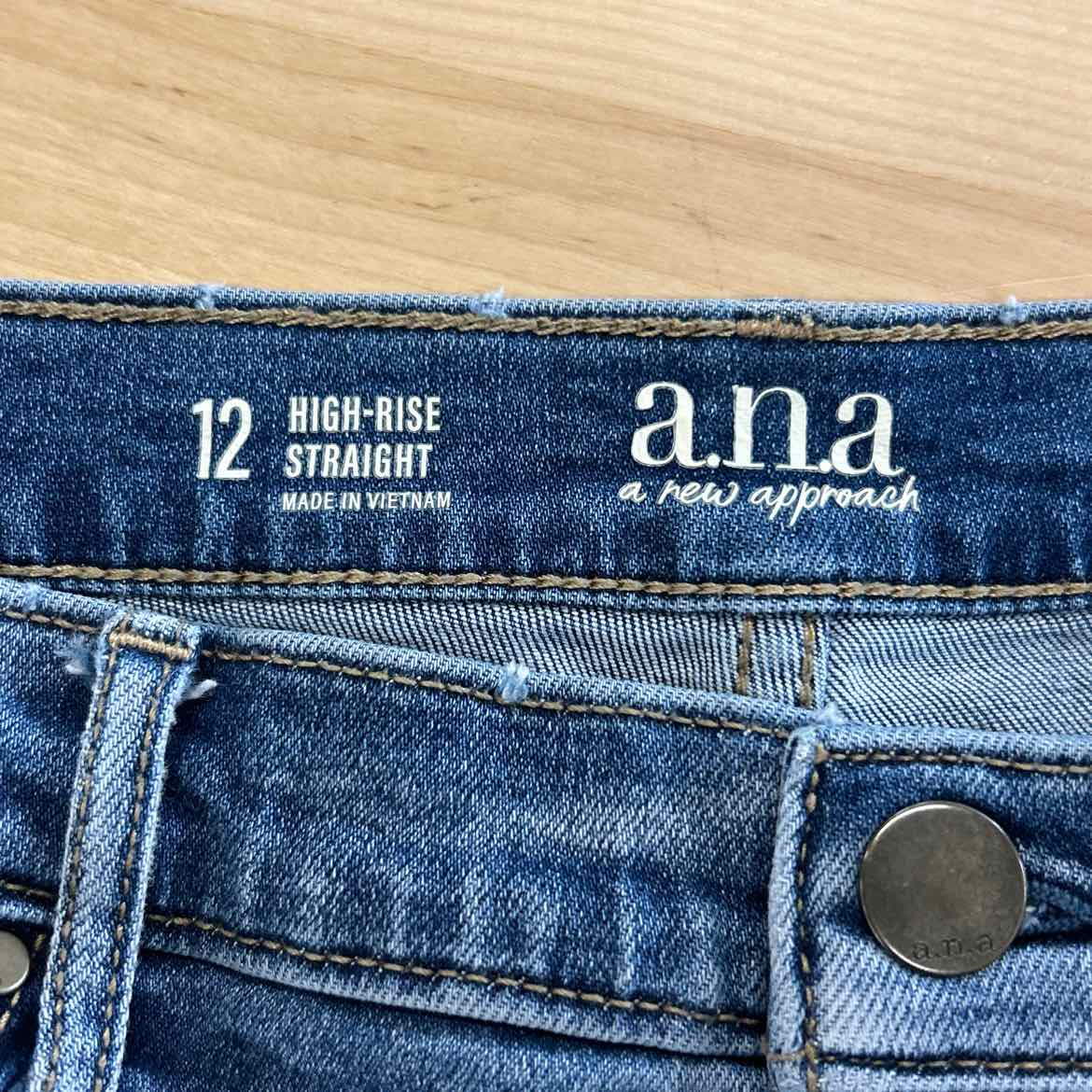 a.n.a Size 12 Blue Jeans