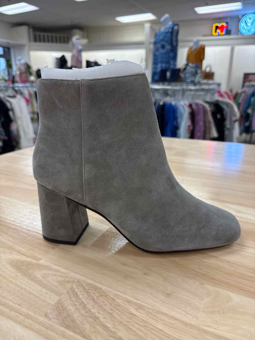 Bella Vita Size 9.5 Gray Suede Wilma Bootie NWT