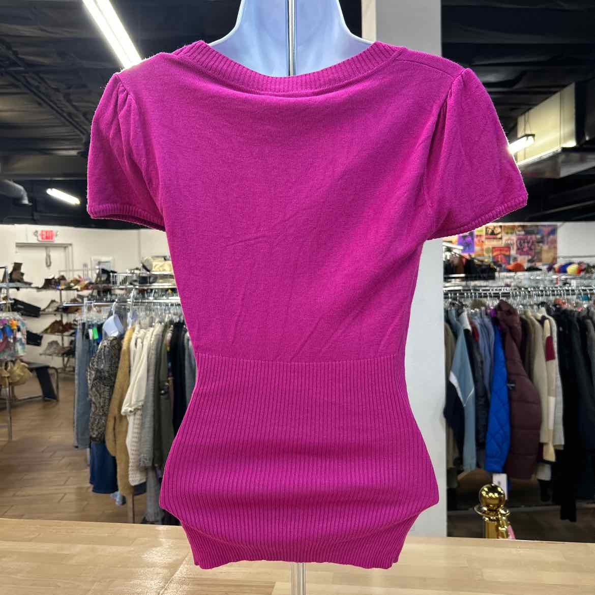 Bebe Size S Magenta Preloved T-Shirt SS