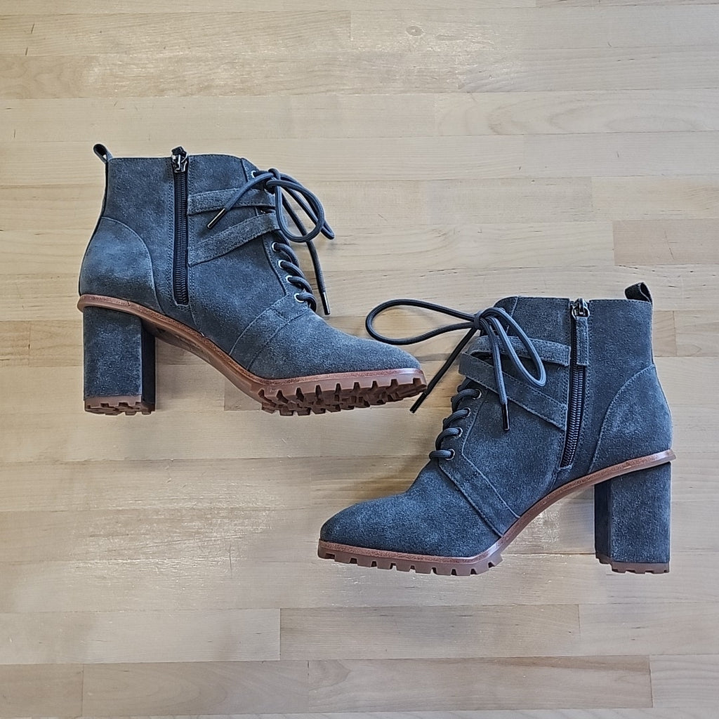 White House Black Market Size 8 Gray Preloved Boots