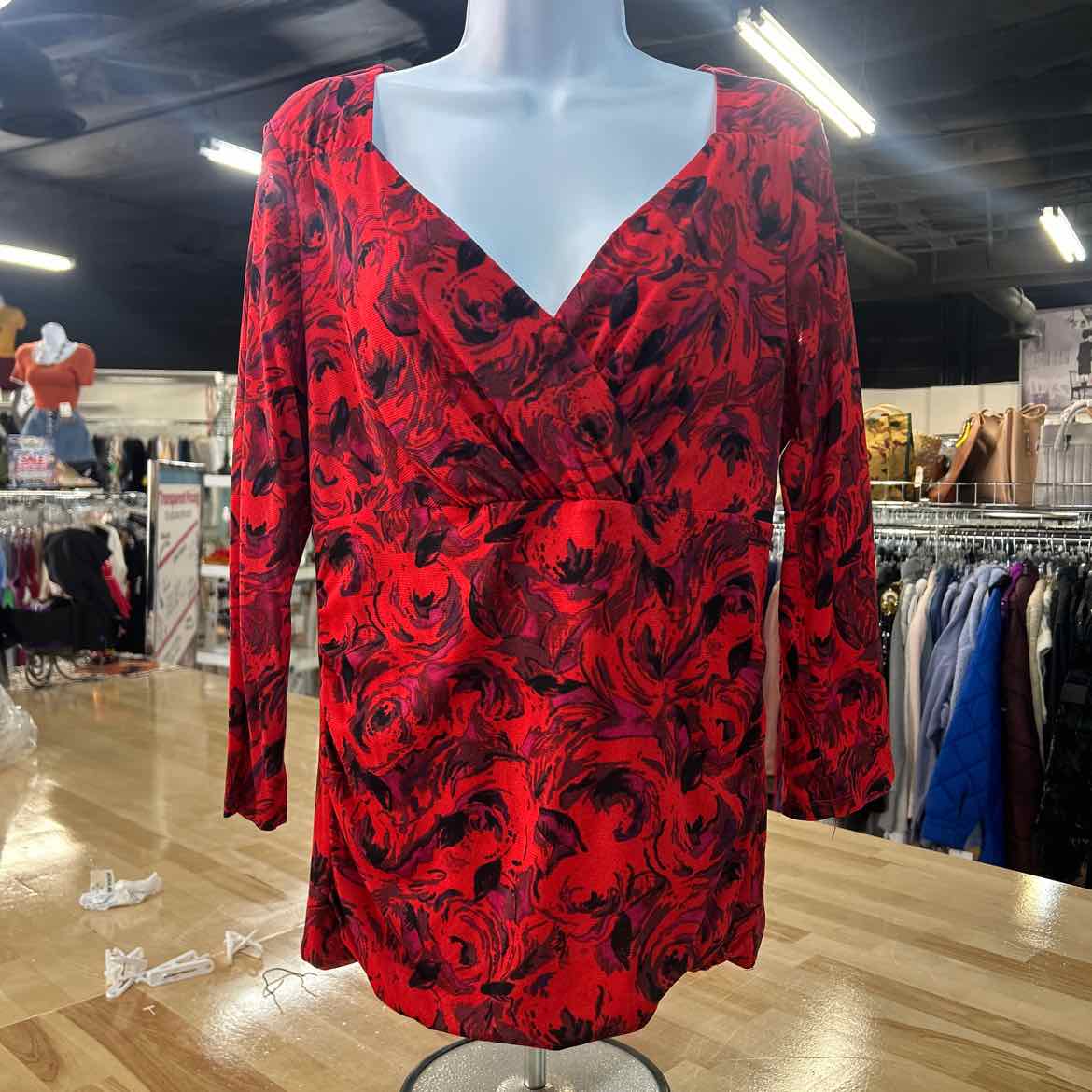Semantiks Size L Red Preloved Blouse LS