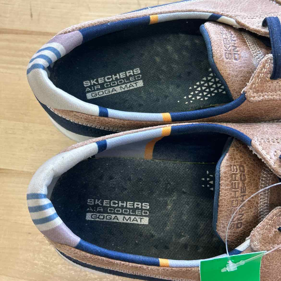 Skechers Size 10 Navy/Brown Preloved Sneakers