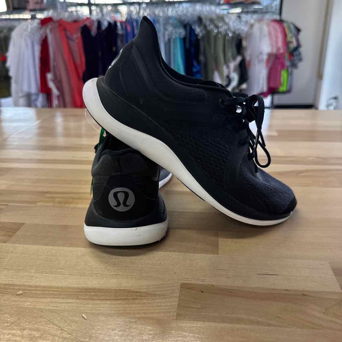LuluLemon Size 7.5 Black Preloved Sneakers
