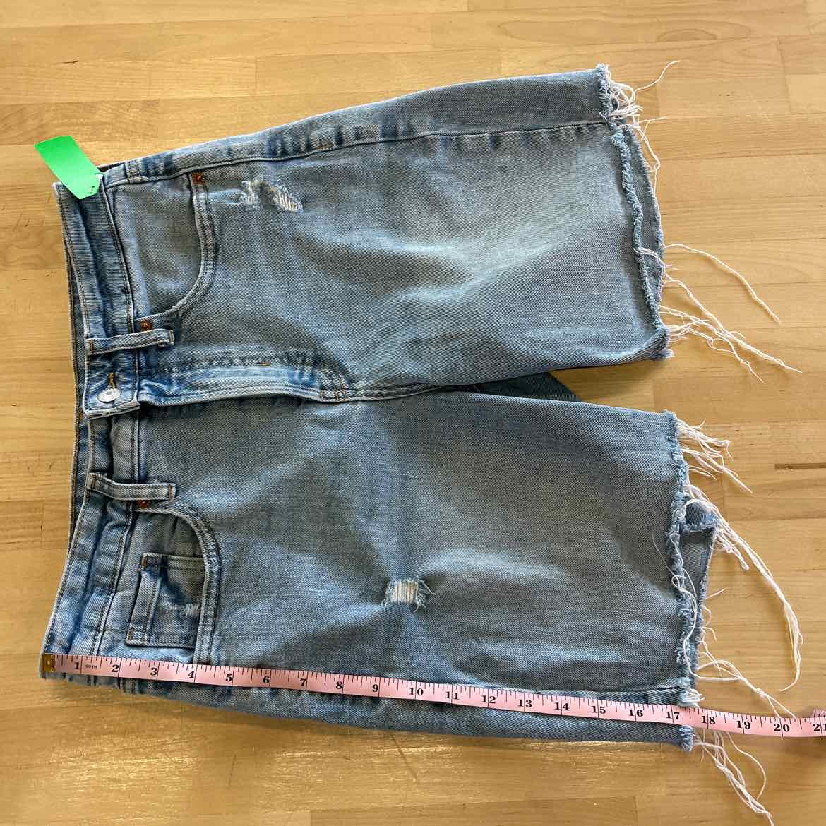 Old Navy Women Size 8 Blue Denim Preloved Shorts