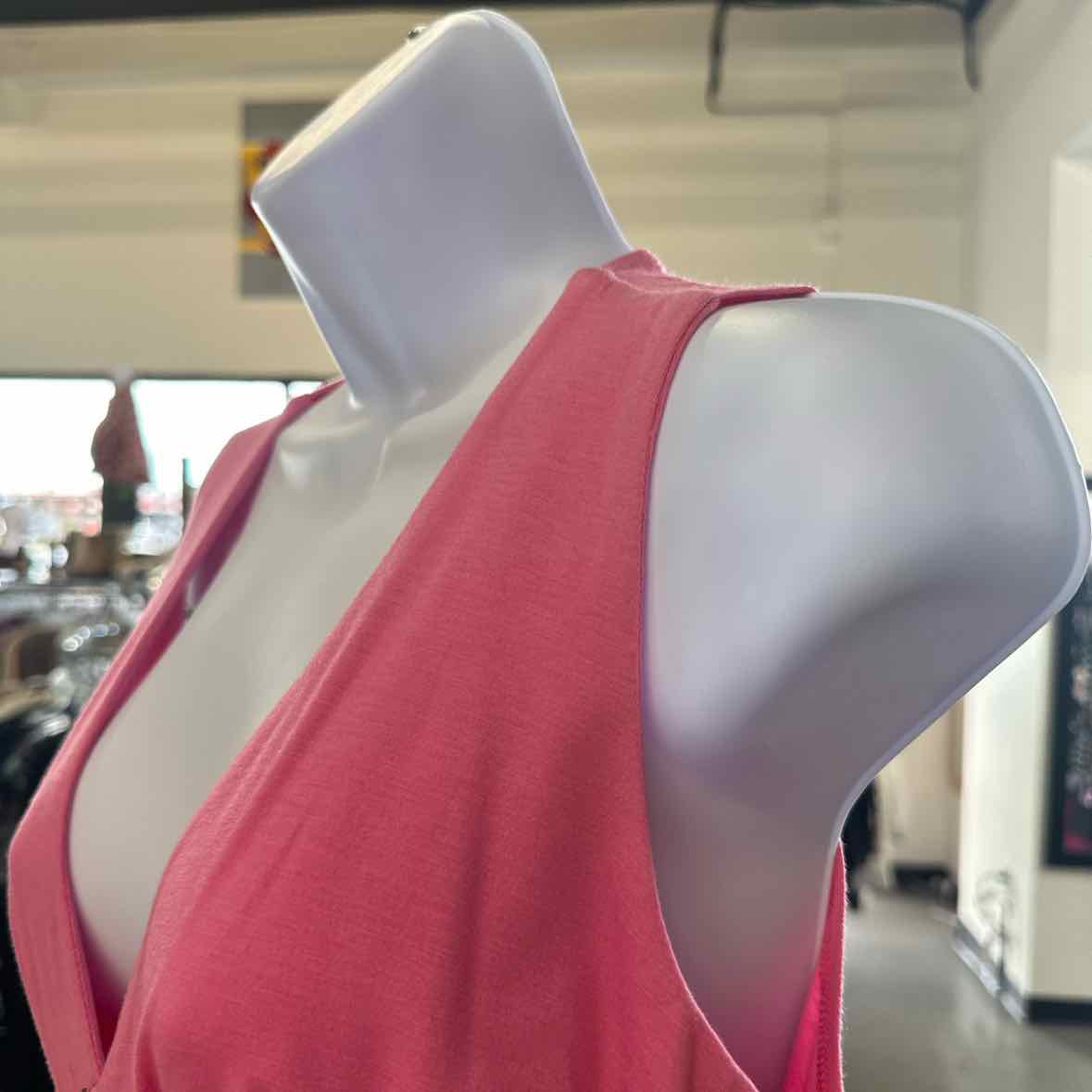 Mesmerize Size L Pink Sleeveless