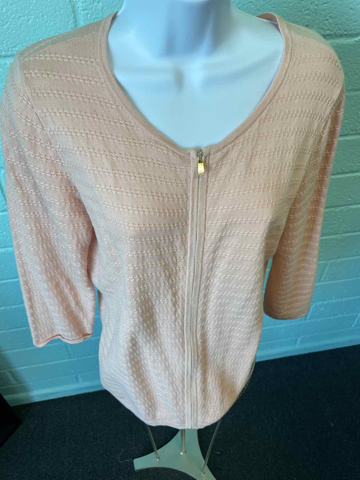 Ann Taylor Size M Peach Sweater