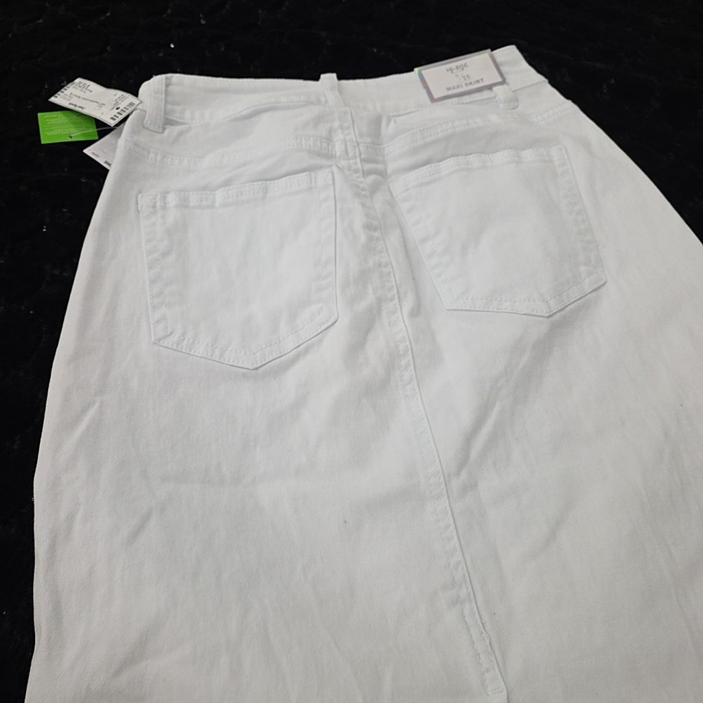TINSELTOWN Size 1 White Skirt
