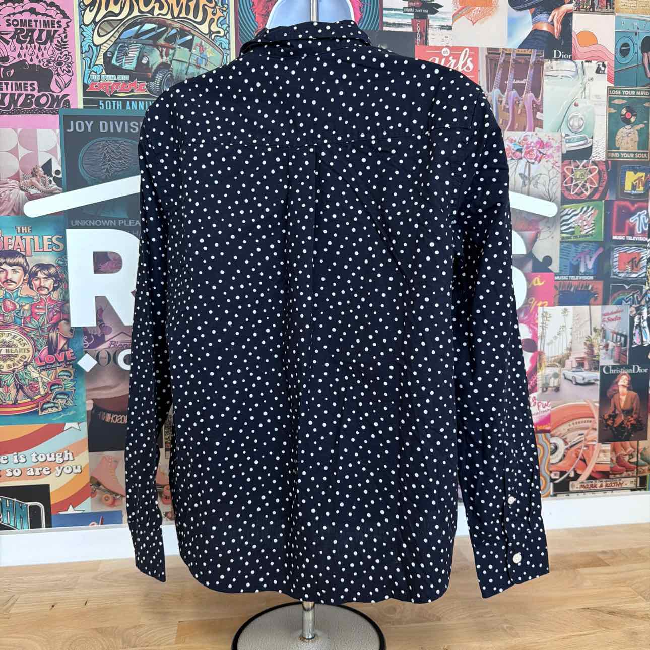 Levi's Size S Classic Fit Button-Front Shirt