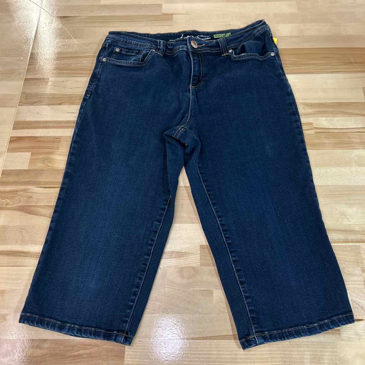 INC Size 8 Blue Denim Preloved Capris