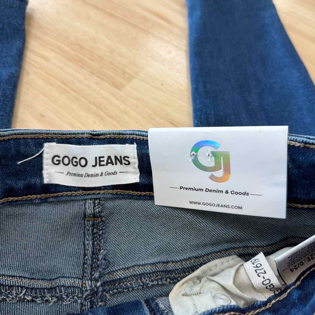 Gogo Jeans Size 0 Stretch Curvy Skinny Jeans - Dark Wash