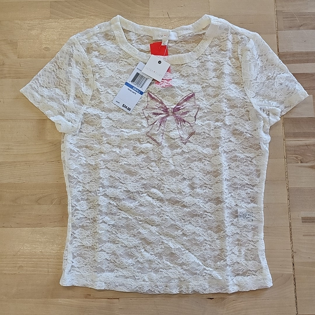 Ultra Flirt Juniors' Graphic Lace Tee - Gardenia