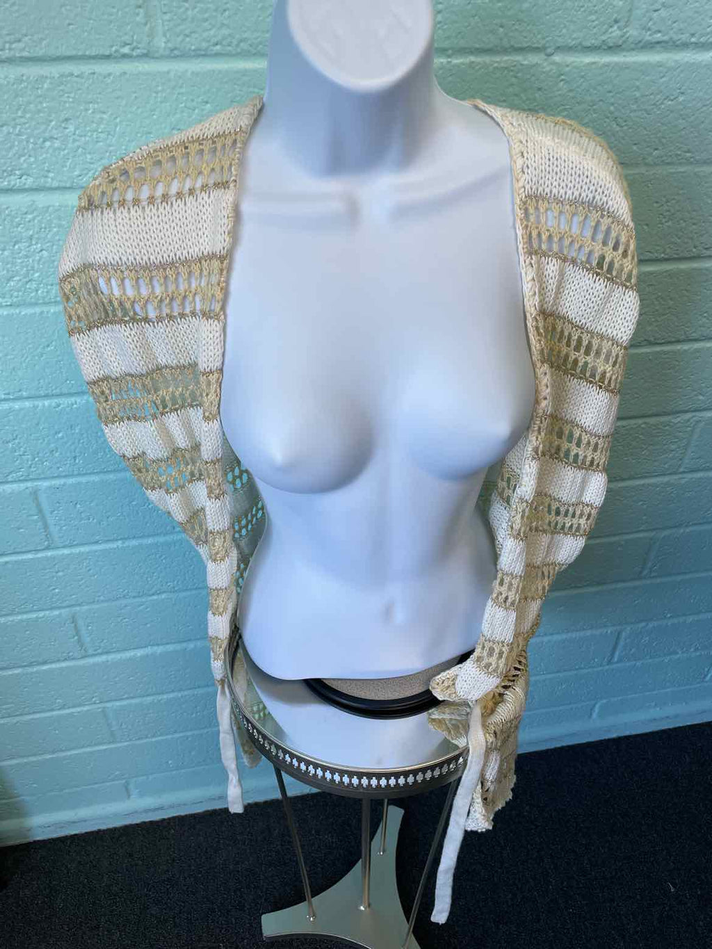 White House Black Market Size M Beige Knit Vest