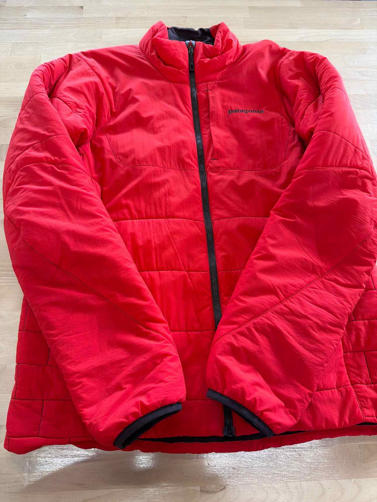 Patagonia Size M Red MENS Jacket