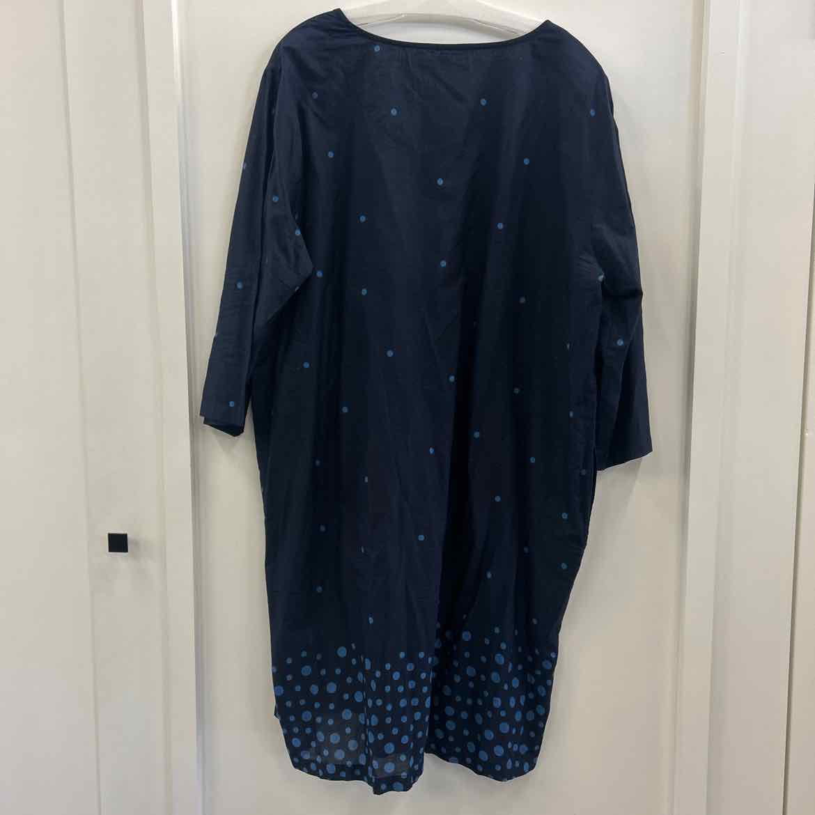 Size XL Blue Long Sleeve