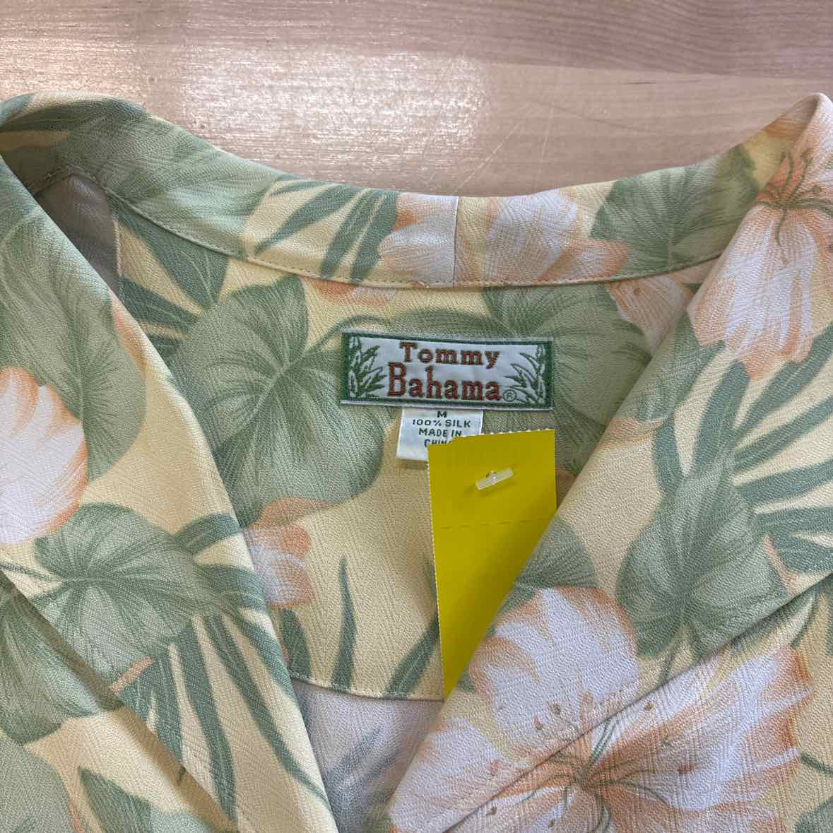 Tommy Bahama Size M Yellow Button Down Shirt