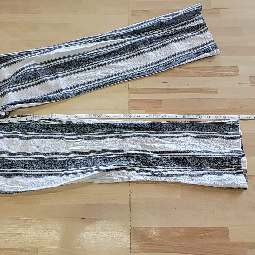 Cali 1850 Size M Gray & White 2 pc sets