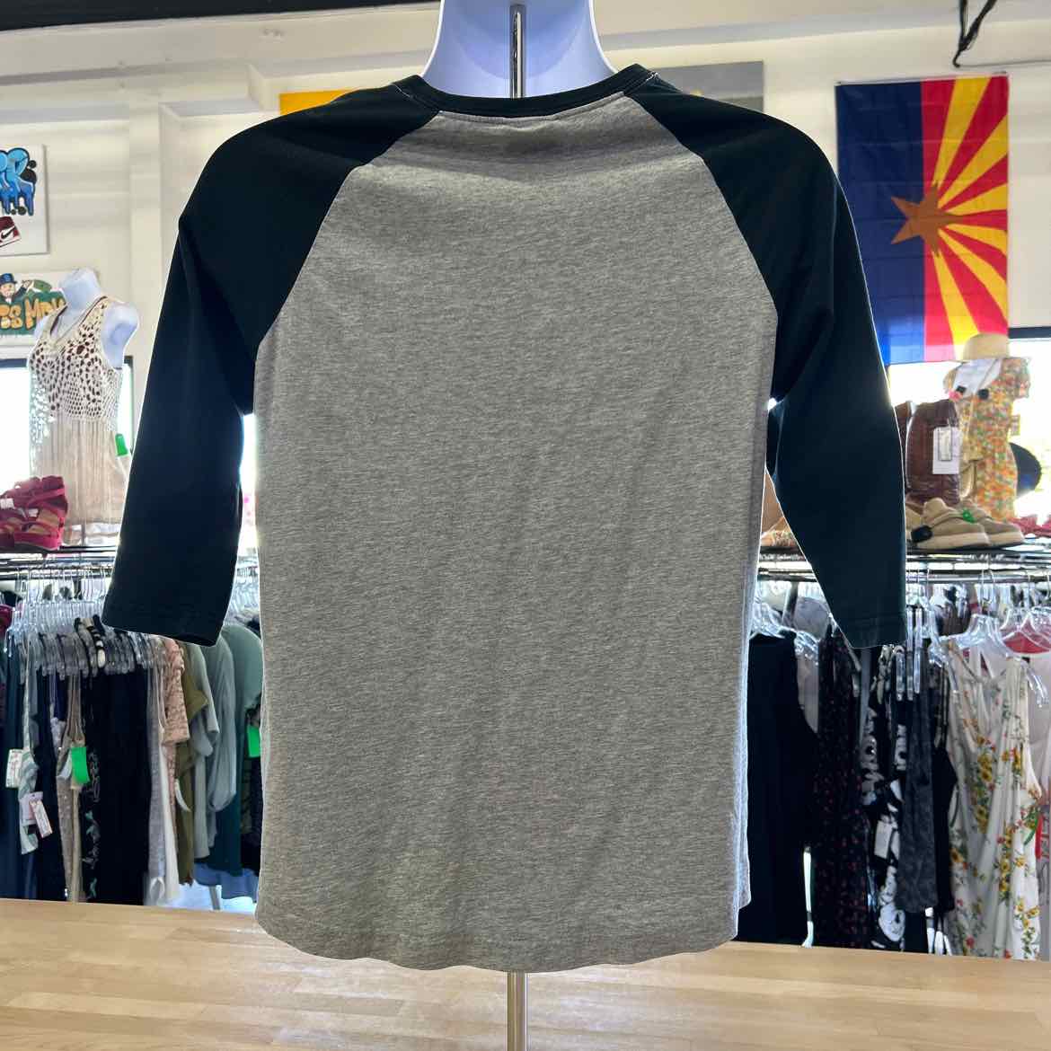 Nike Size M Gray Preloved MENS Long Sleeve Shirt