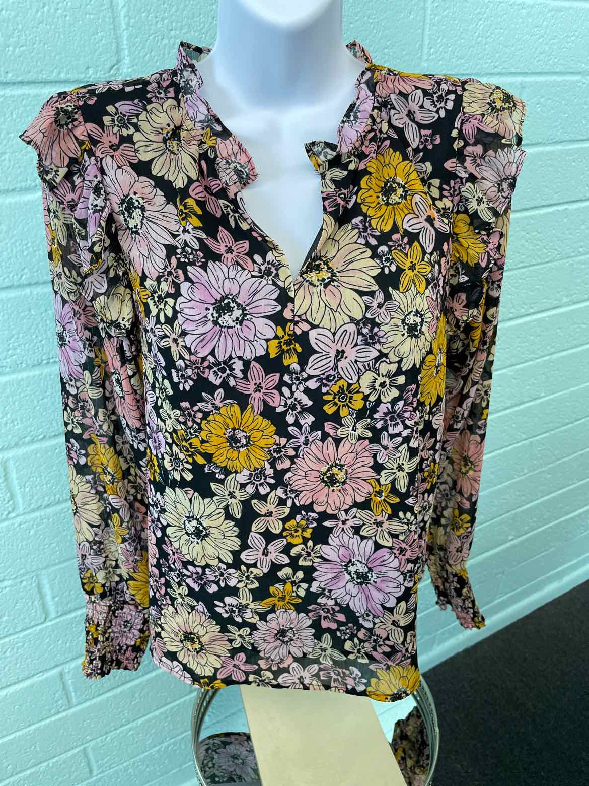 BB Dakota Size XS Black Print Blouse