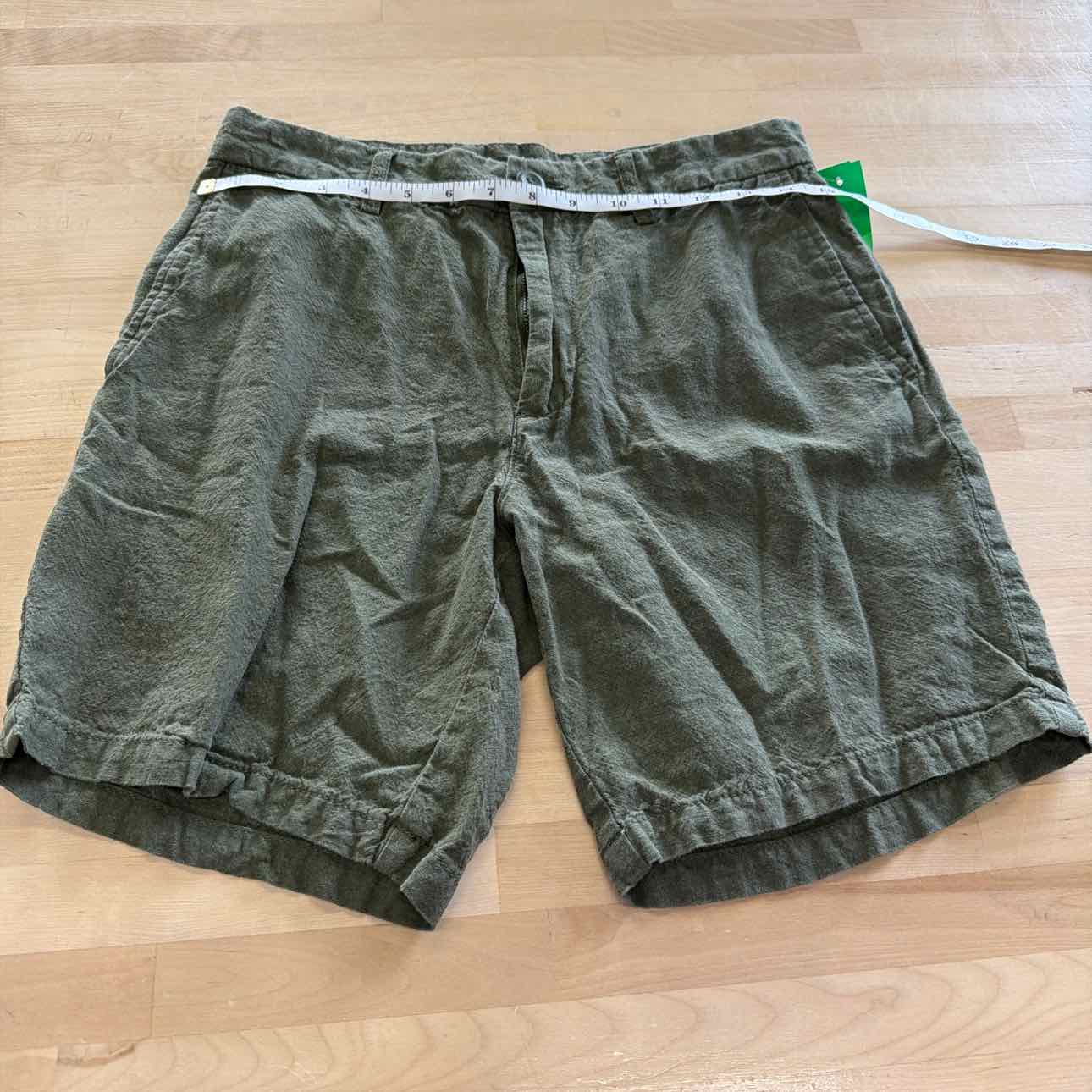 Old Navy Women Size 30 Green Preloved Shorts
