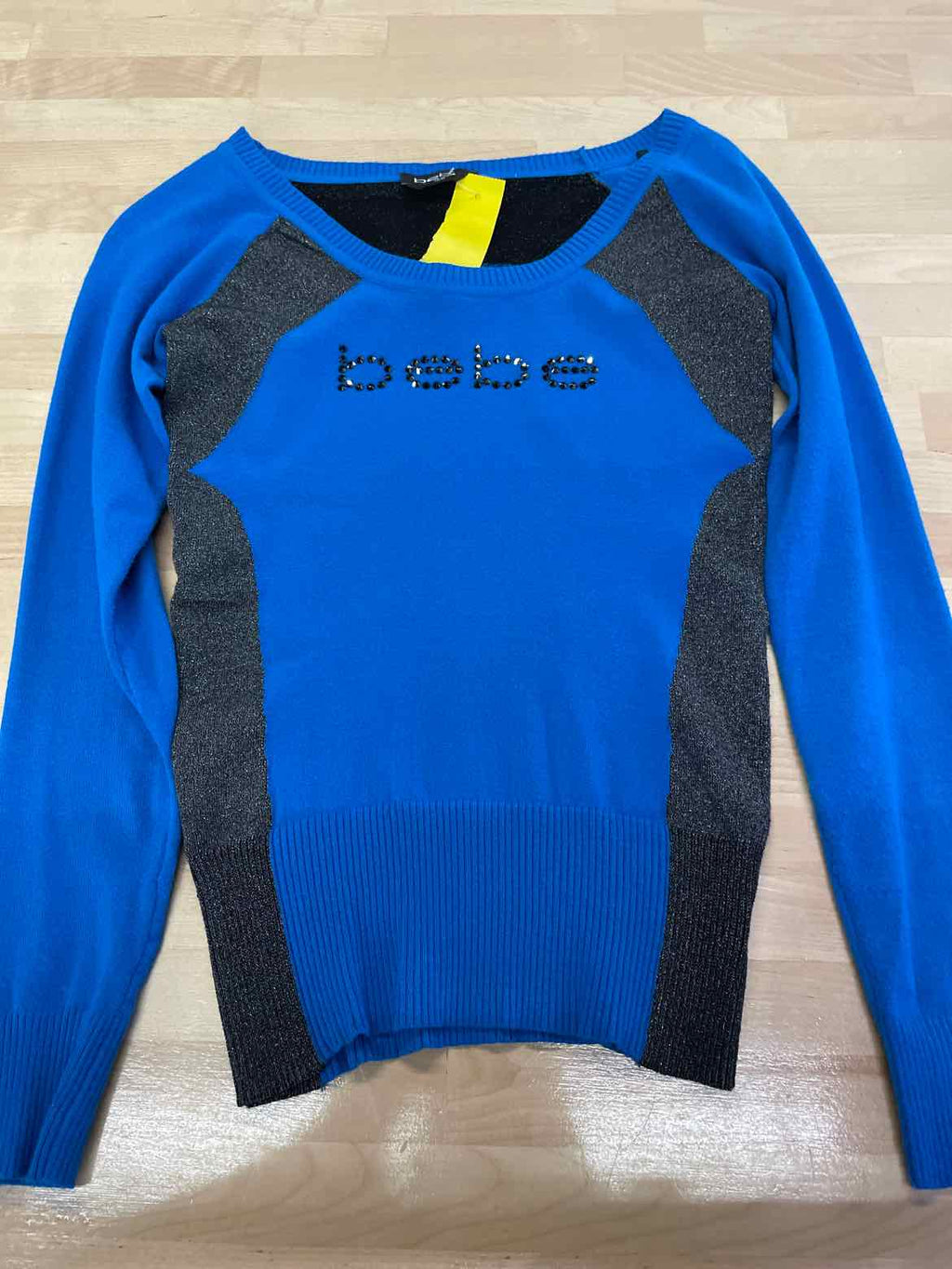 Bebe Size XS Black & Blue Longsleeve
