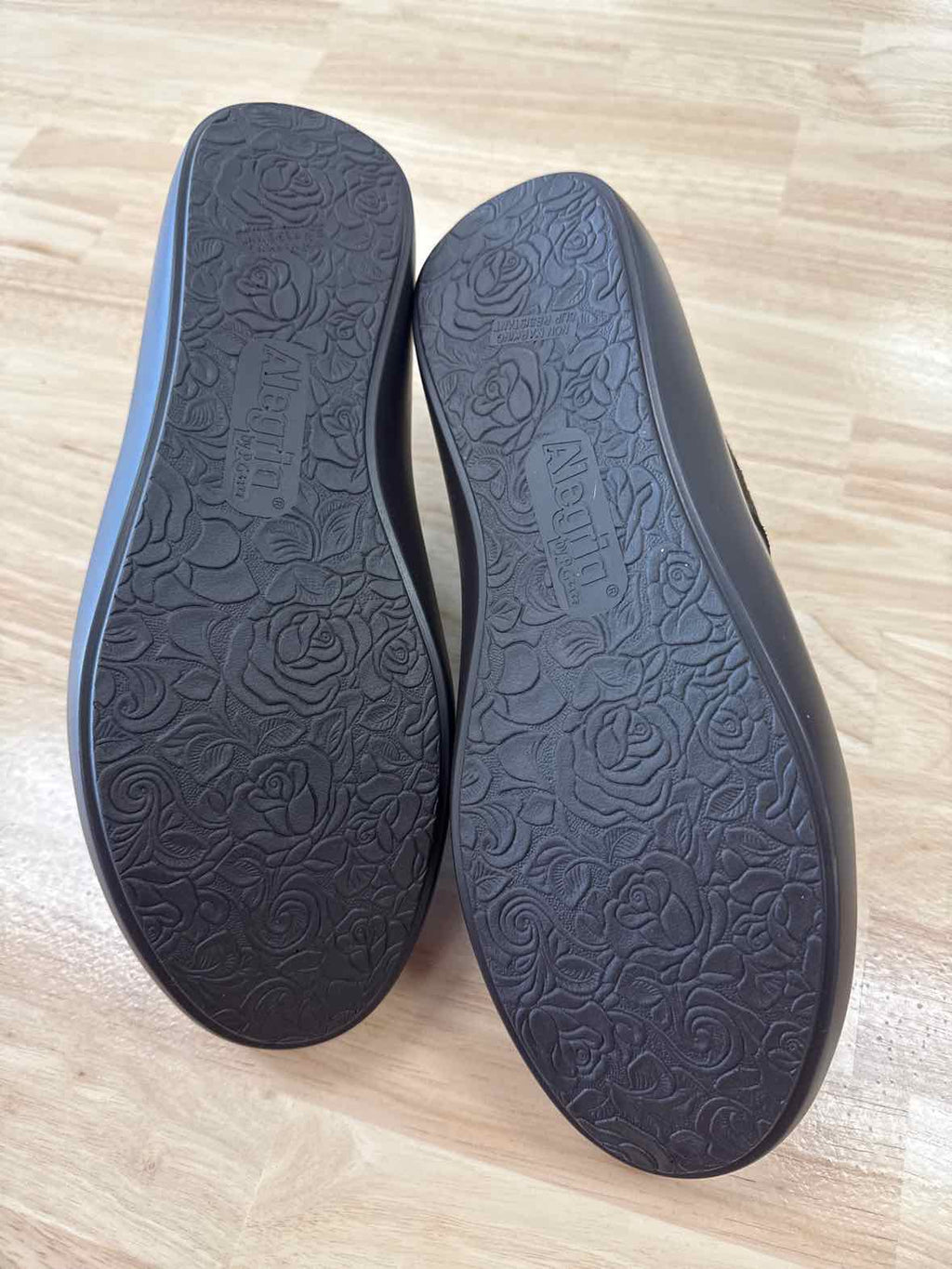 Alegria Size 10.5 Brown Leather New Clogs
