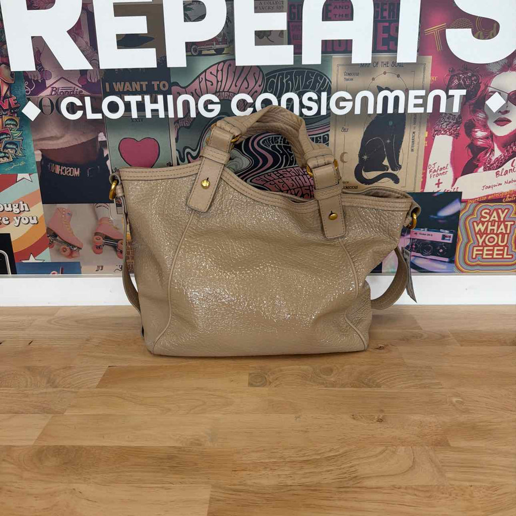 Marc Jacobs Beige Patent Leather Preloved Handbag