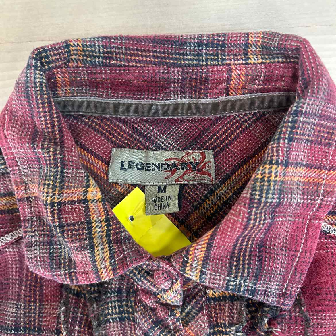 Legendary Whitetails Size M Red Preloved Flannel