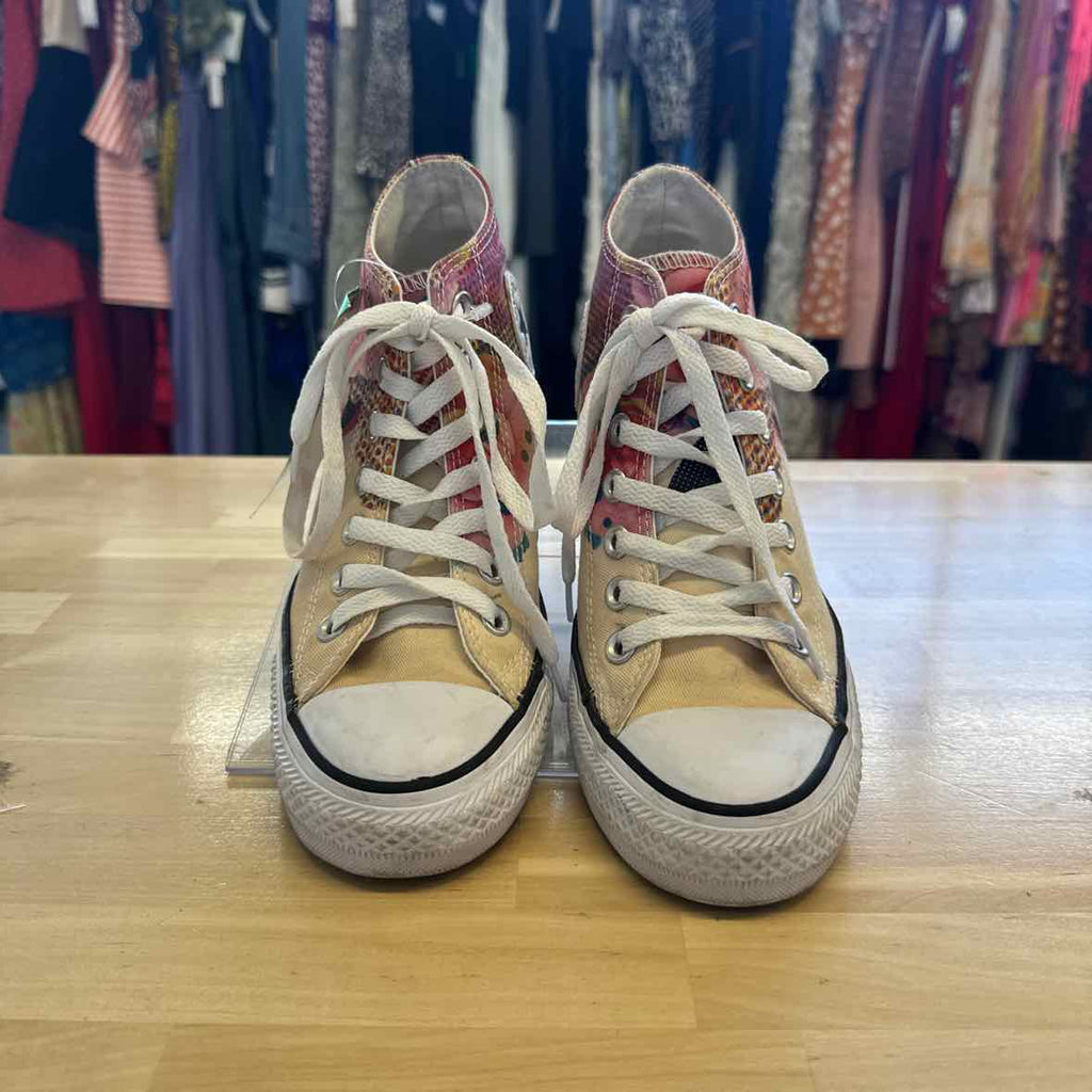 Converse Shoe Size 6 Tan Sneakers