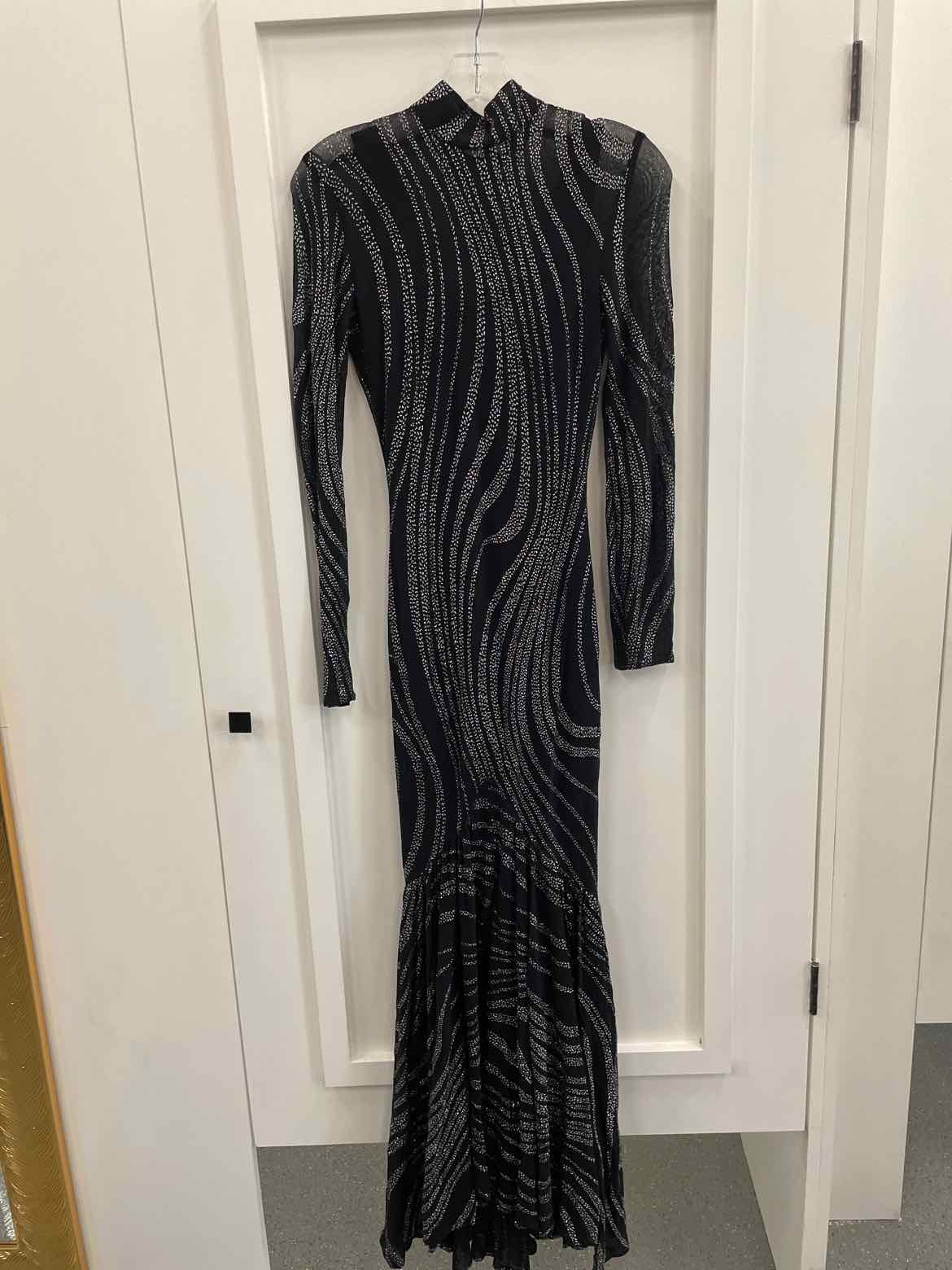 LewMagram Size M Black Dress