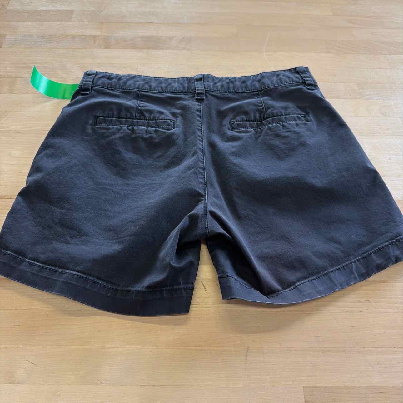 Gap Women Size 0 Black Preloved Shorts