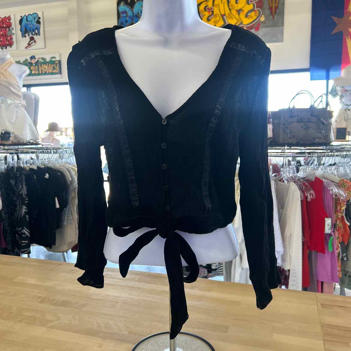 Cage Size L Black Preloved Blouse LS