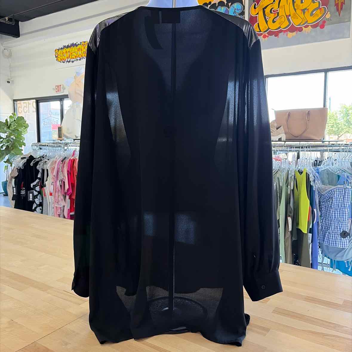 Chico's Size 3 Black Preloved Blouse LS
