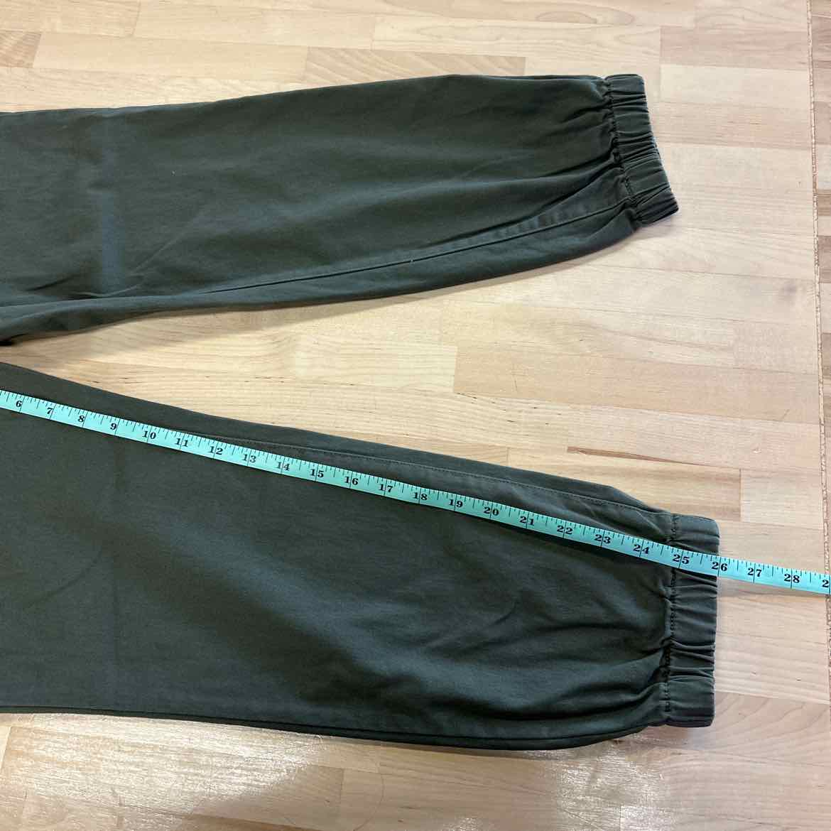 TINSELTOWN Size M Green Pants