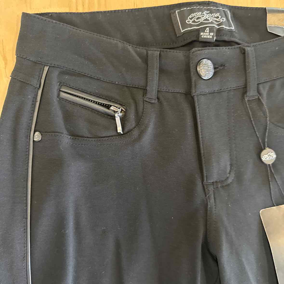 one 5 one Size 4 Black Pants