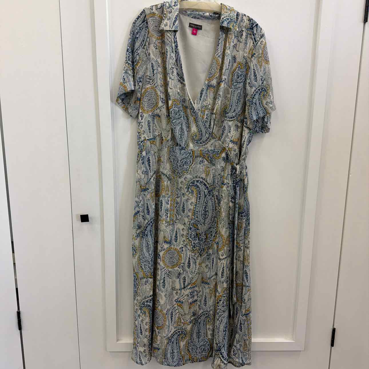 Vince Camuto Size L white blue yellow Preloved Dress
