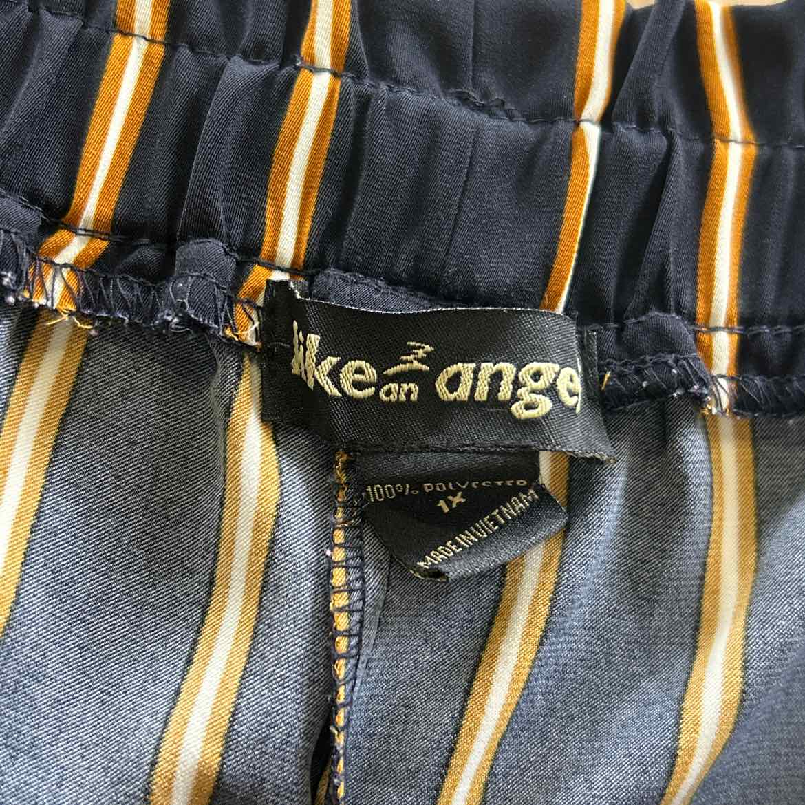 Like an Angel Women Size 1X Navy Preloved Shorts