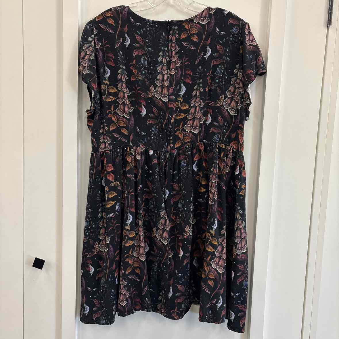 Distrubla Size 12 Black Dress