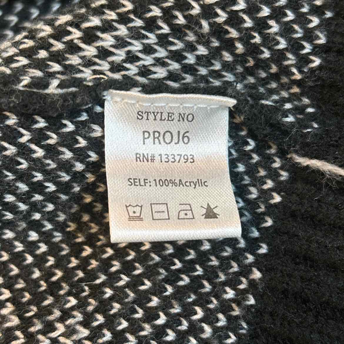 POL Size M Black/White Acrylic Preloved Cardigan