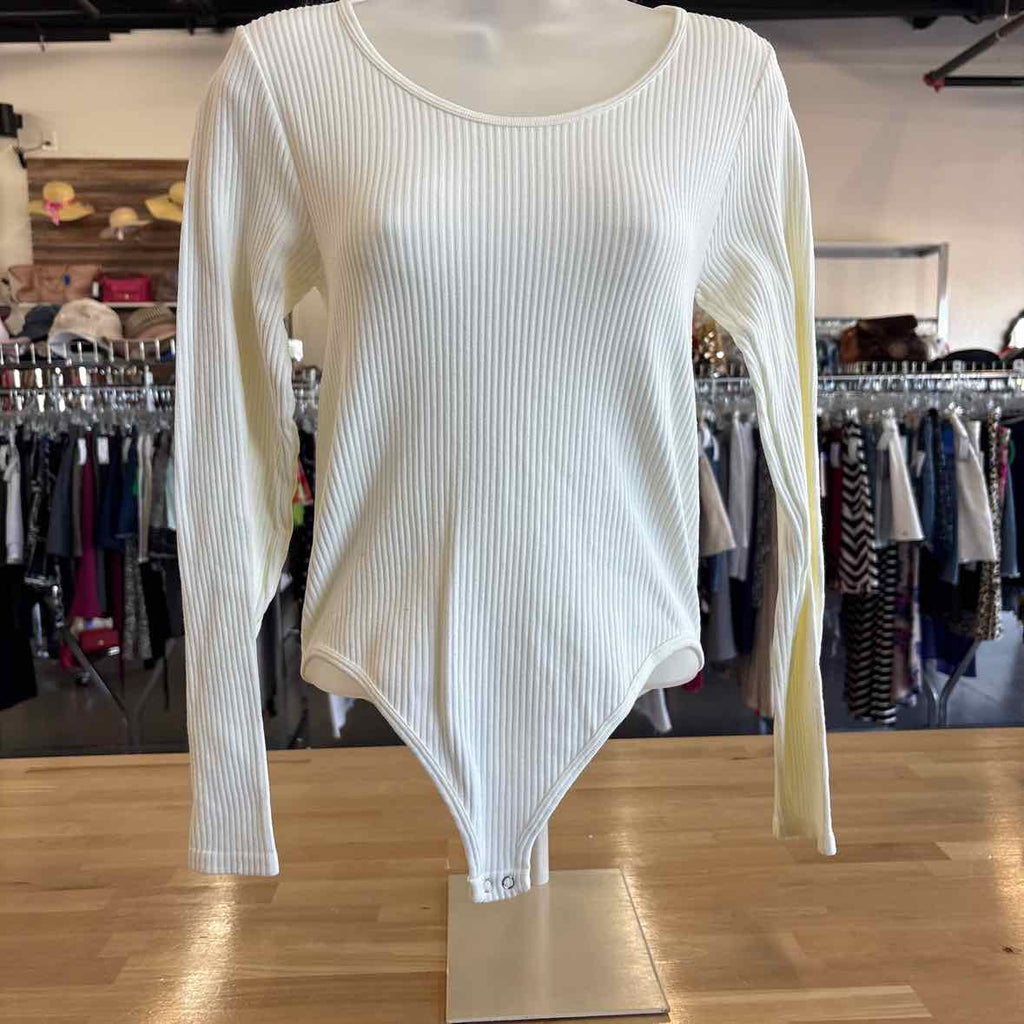 hippie rose Size M Cream Knit  Scoop-Neck Long-Sleeve Seamless Bodysuit NWT