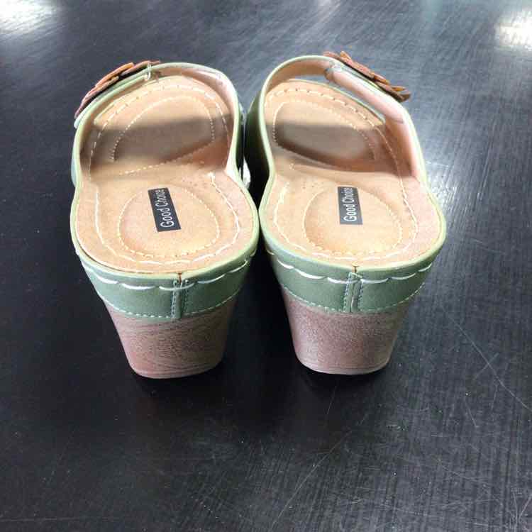 Good Choices Shoe Size 6 Green Slide Wedge Sandals