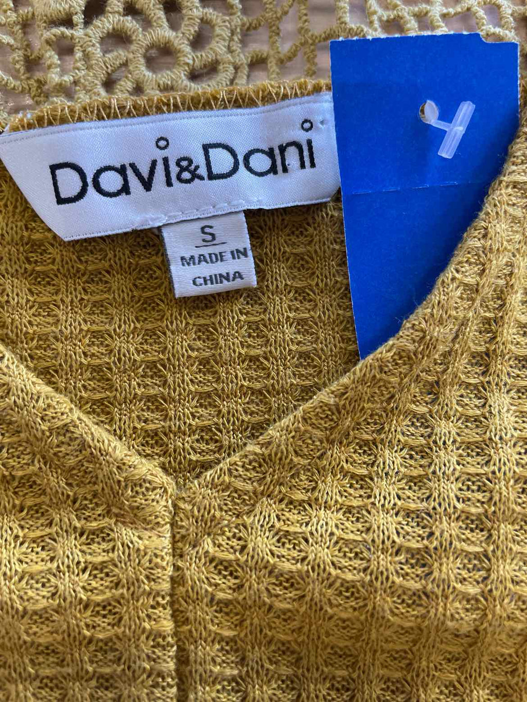 Davi & Dani Size S Yellow Blouse