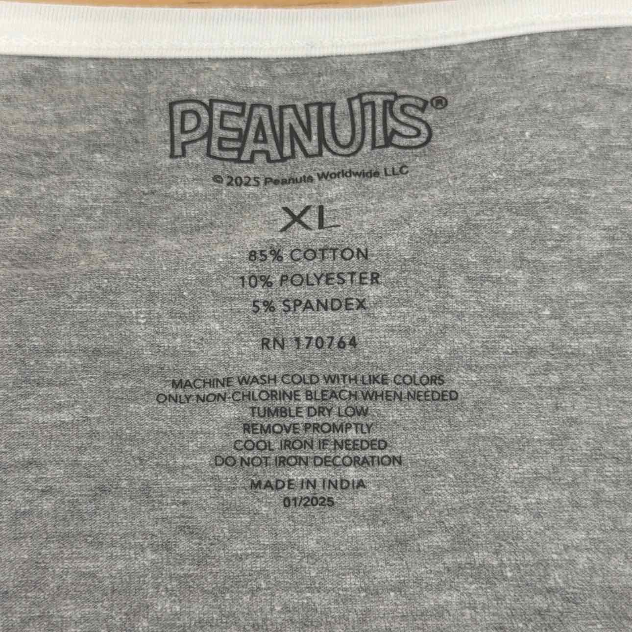 Peanuts Size XL Peanuts Hawaii Graphic Tank Top