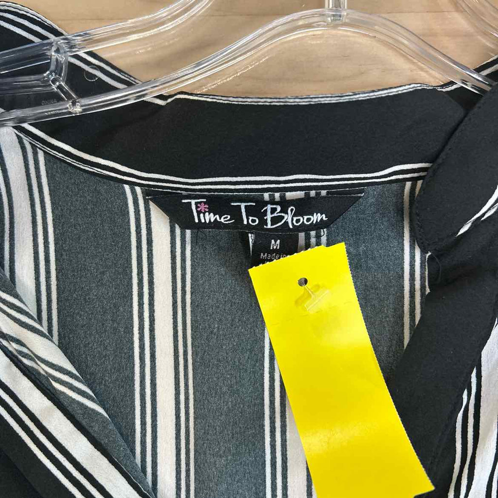 Time To Bloom Size M Black Preloved Dress