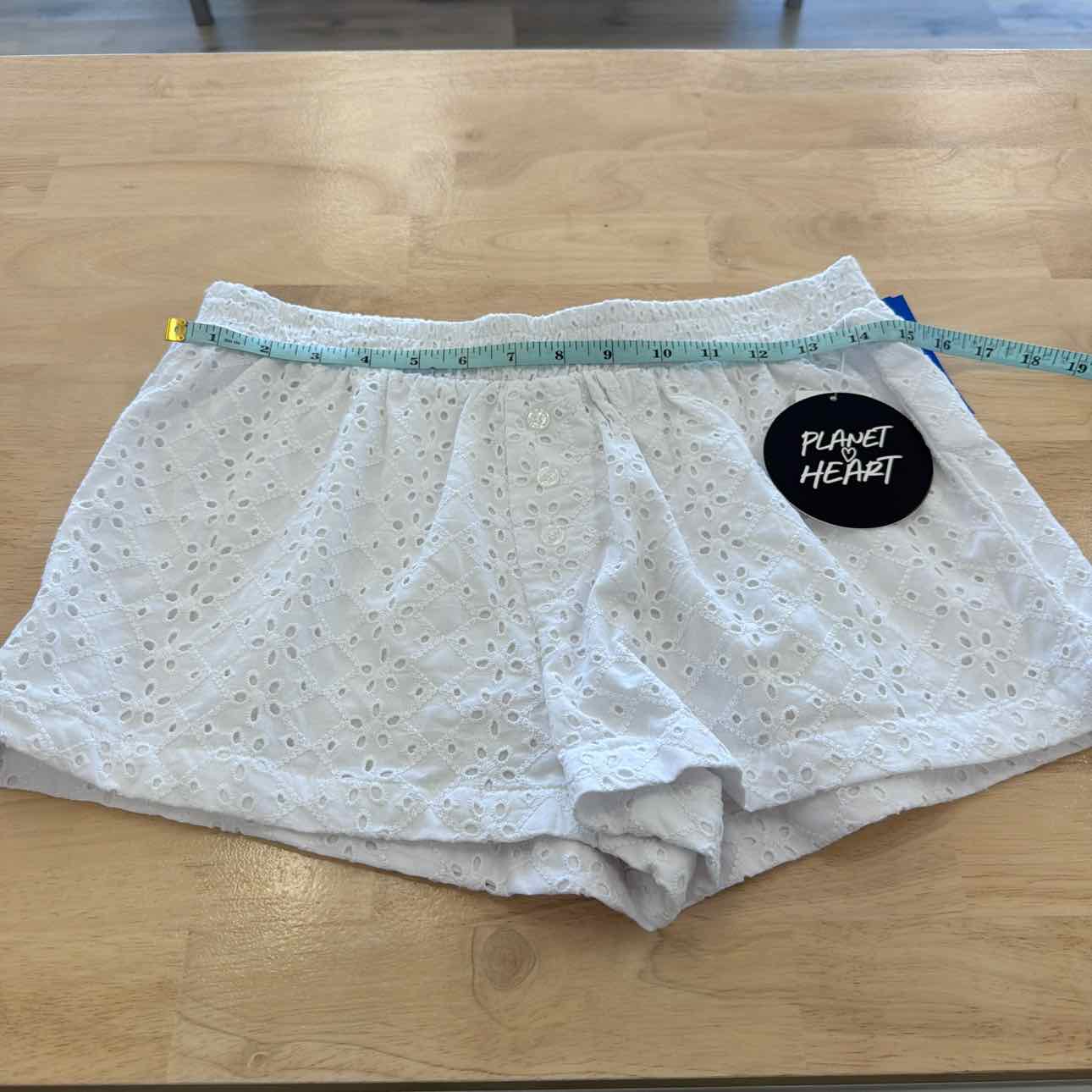 Planet Heart Women Size M White New Shorts