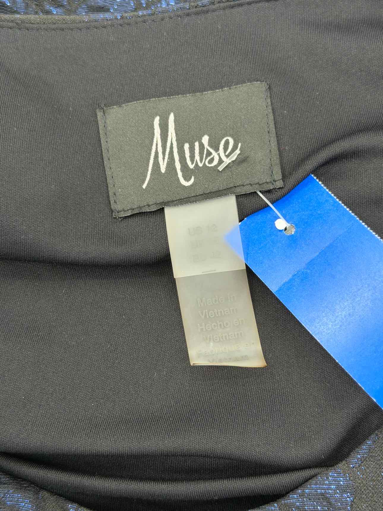 Muse Size 12 Textured-Rose Sleeveless Top - Black Blue
