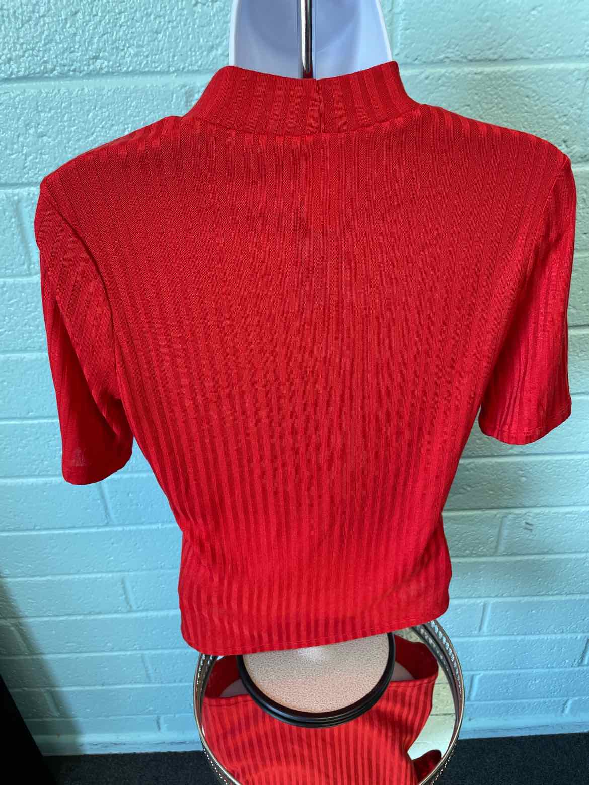 H&M Size M Red Knit Top