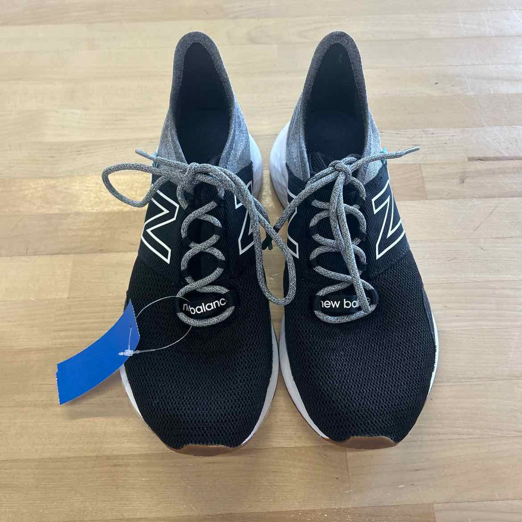 New Balance Size 8.5 Black Preloved Sneakers