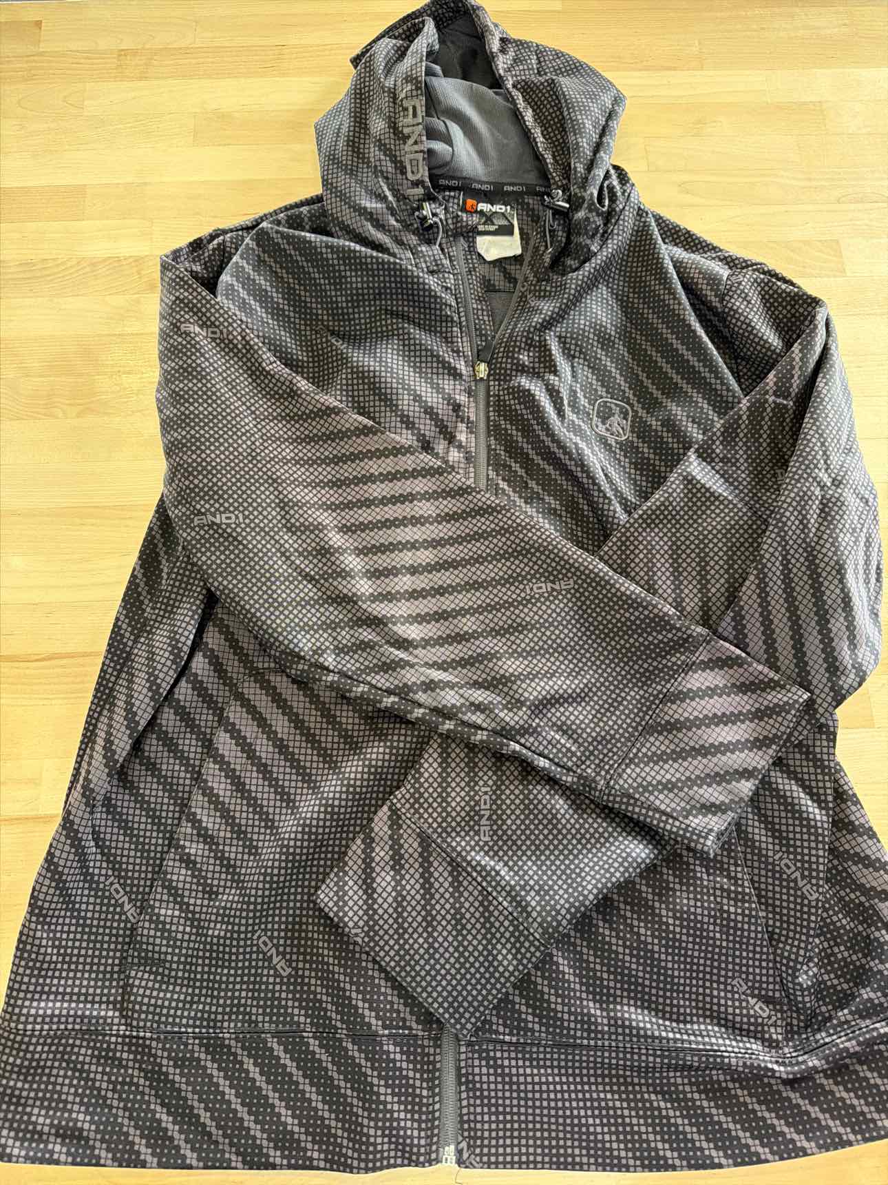 AND1 Size L Black Gray MENS Athletic Jacket