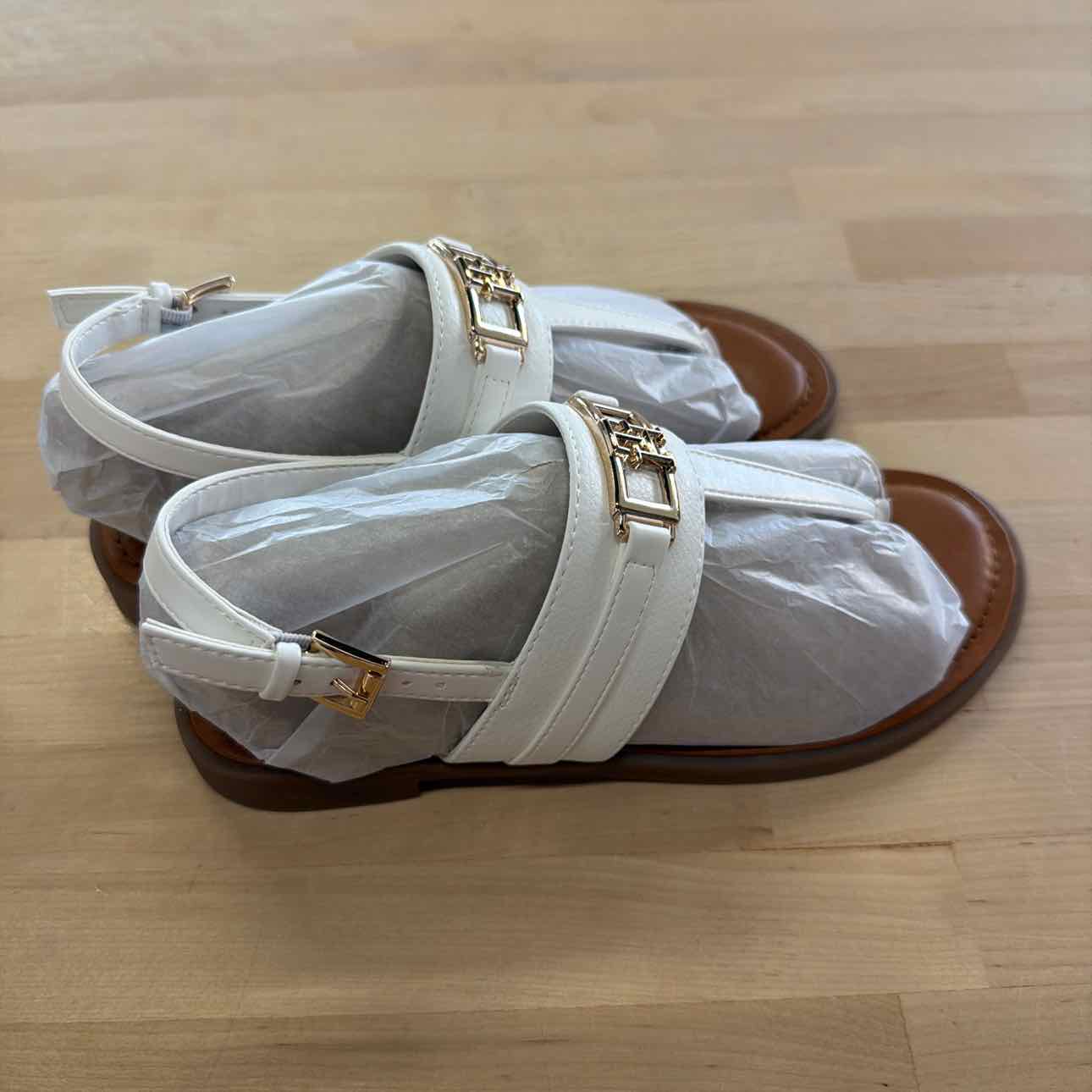 Tommy Hilfiger Size 6.5 White New Sandals